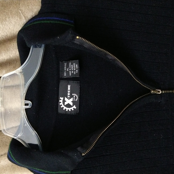 Men's Xtreme Gear Sweater, size XL - Picture 2 of 3